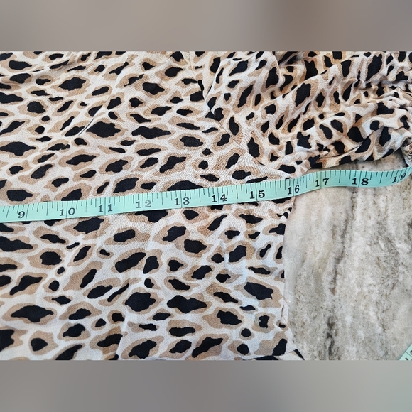 Takara Leopard Print Blouse Size S | Button Down Ruched Sleeve Animal Print Top - Picture 6 of 7